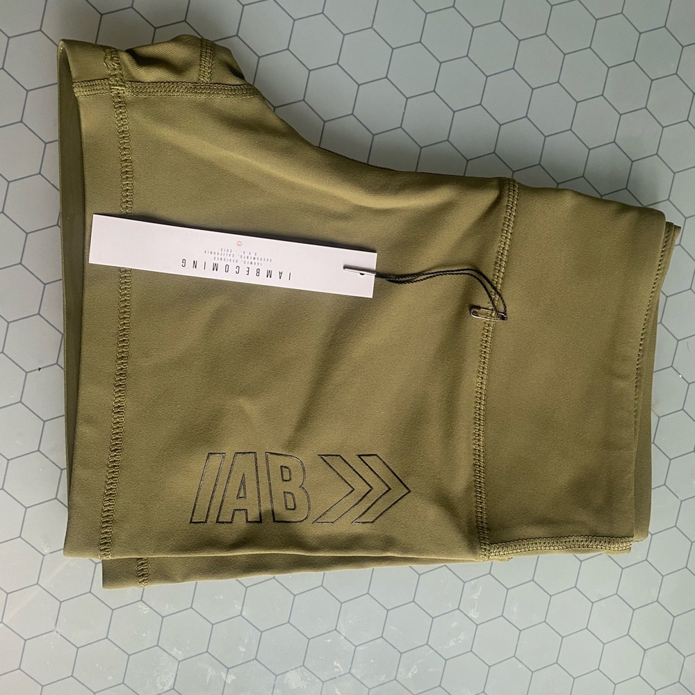 IAB MFG Short